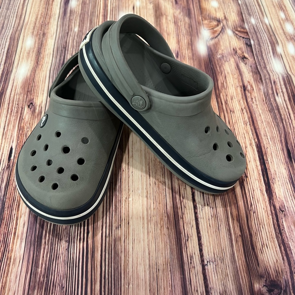 Crocs - kids size 1